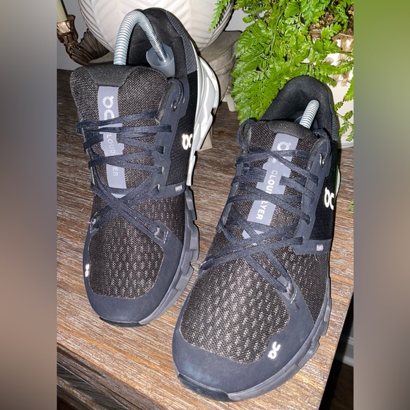 OC Men’s 9 On Cloud Cloudflyer 4 Black/White Athletic Running Sneakers Shoes - Picture 8 of 11